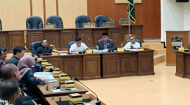 Komisi D menggelar rapat di Aula DPRD Ciamis, Jumat (12/7/2024), membahas polemik PPDB SMA.  (Foto: Ist)