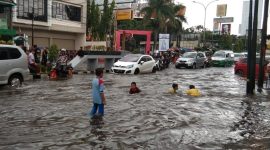 Banjir akibat cuaca ekstrem ditasikmalaya (foto: istimewa)