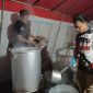 Tagana Tasikmalaya mendirikan dapur umum untuk korban bencana Pergerakan tanah di Cikondang Cineam Tasikmalaya (Foto: Antara)