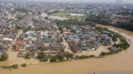 Banjir bekasi foto udara luapan air sungai yang meredam pemukiman warga IFI Bekasi (Foto:Antara)