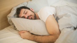 Tidur berlebihan saat puasa berdampak buruk bagi kesehatan (Foto: Andrea P/Pexels)