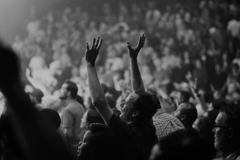 Ilustrasi Gen Boomers Nonton Konser 