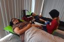 Peserta menjalani donor darah di Hotel Cordela Suites Tasikmalaya, Selasa (8/10/2025)