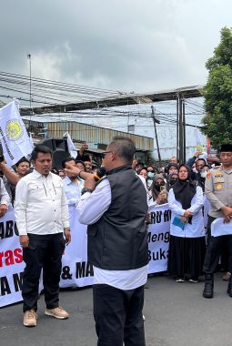 Tuntut Kesejahteraan Jeritan Guru Madrasah Menggema di Jalanan