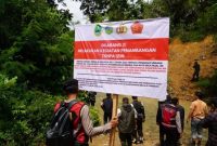 Pemkab Tasikmalaya melakukan perbaikan irigasi dampak dari penambangan illegal di Wilayah Kecamatan Salopa Tasikmalaya. (Foto: Feri Purnama/Antara) 