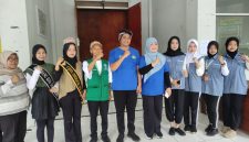 Ratusan pelajar di Tasikmalaya menggelar Gerakan Serempak Tasik Bersih