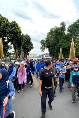Clean The City Libatkan 700 Massa Bersihkan Ruang Publik