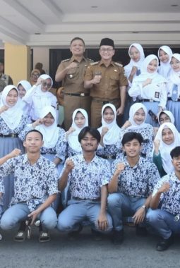 Bupati Tasikmalaya Luncurkan Program Satu Desa Satu Sarjana, Dorong SDM Unggul dari Desa